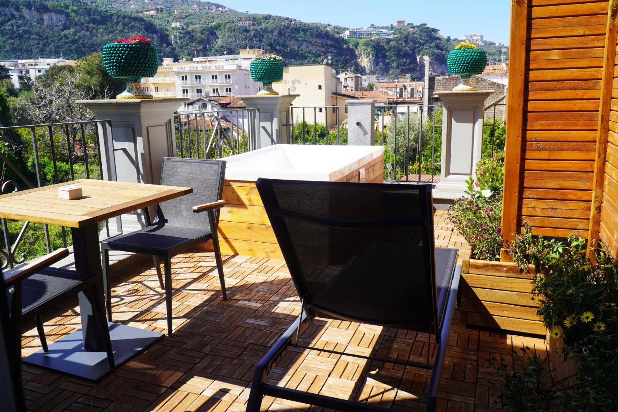 Palazzo Martinelli Hotel Sorrento Bagian luar foto